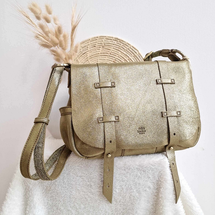 Mila louise<br>bess kaki