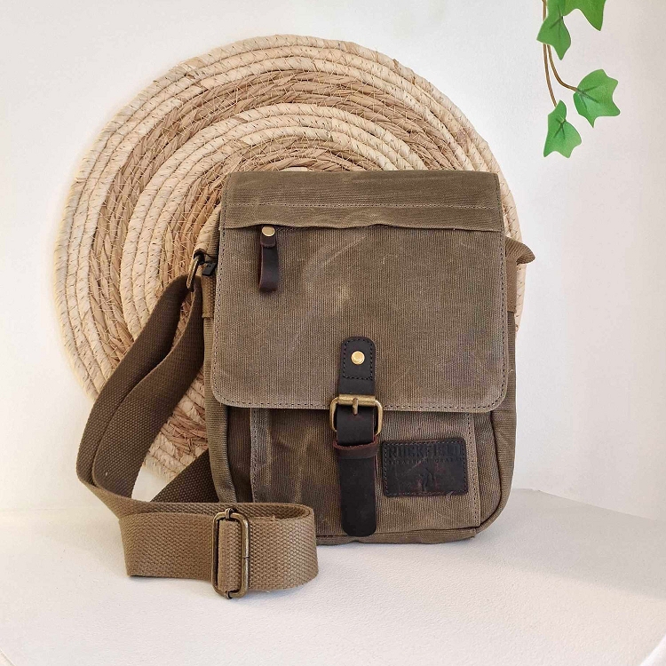 Ruckfield<br>can 04 kaki