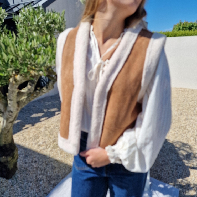 Grace and mila<br>sohen camel5159501_3