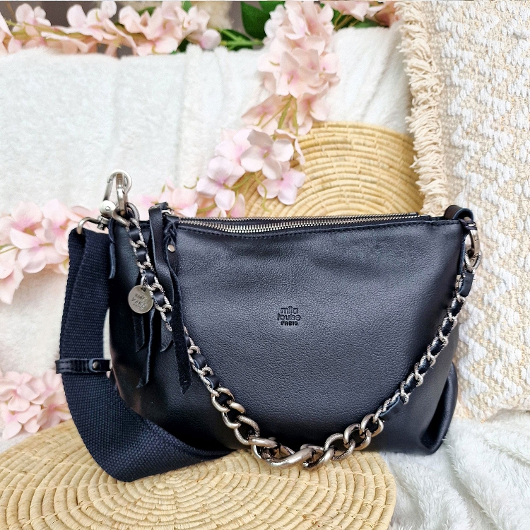 Mila louise<br>noeli c noir